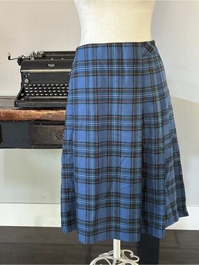 Vintage Pendleton Blue Tartan 100% Virgin Wool Pleated Skirt - Size 6